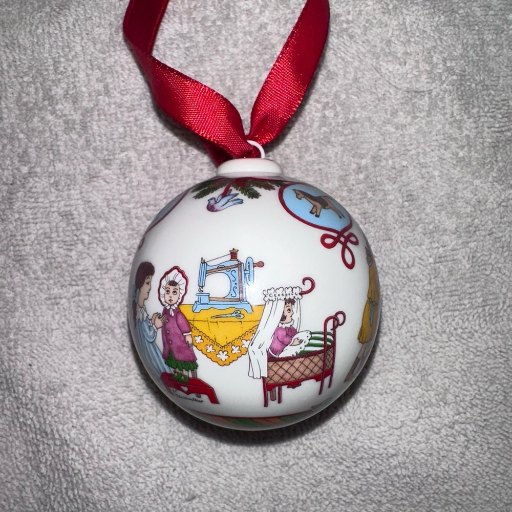 Vintage 2005 Hutschenreuther Porcelain Christmas Ornament Germany